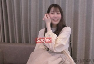 FC2PPV 3304460 [露脸]超级大阴蒂！一位带着孩子的新妈妈。她担心自己根本无法与丈夫发生性关系，尽管她在那里寻求建议，