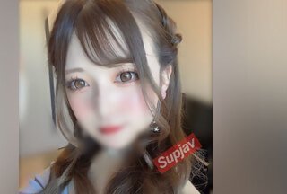 FC2PPV 2023453 大胸！她有着令人惊艳的 G 罩杯美貌，走在街上时总是引人注目！粉红色乳头剃光的女孩