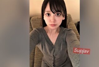 FC2PPV 3193104 【连续中出】<前任坂道まちゃん相似者>清凉美女，严重汁液滴落私处！