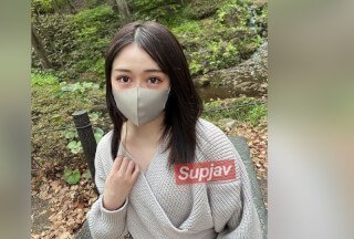 FC2PPV 3499445 首次拍摄，露出真脸！ ！仅限六月底！ ！刚搬到东京的女大学生被带进公园的小厕所，强迫往嘴里射精！