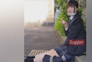 FC2PPV 3678417 一个胸部较小的普通女孩。禁止打工所以开始中出。我的月经…