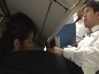 HAR-024 一名新来的女员工在工作中被给予壮阳药后变得性欲旺盛，并进行了原始性行为
