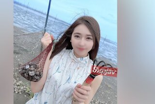 FC2PPV 3804480 首次拍摄，露出真脸！截止 9 月 22 日，仅限 3980 积分！作为某著名武术的r○dol而引起轰动的美女......
