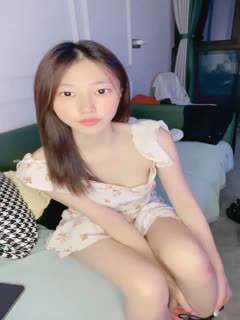 一线城市 某公司人事白领【小白呀呀】办公室里逼太痒 排气！ ~~~✨✨✨--极品反差婊，大尺度让兄弟们 9-15-8_(new)