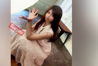 FC2PPV 3772530 *24小时限定1680pt！ [首次拍摄，未经审查] 一位美丽的拉丁裔半裔女性，作为模特努力维持生计。