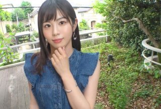 SIRO-4946 [自慰狂人] 一个非常喜欢自慰的美丽女孩，有时她会整天自慰。