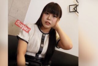 FC2PPV 3335723 一位面容迷人的新接待员。一个能干的女人，让她的六个客户的大人物同时感觉良好