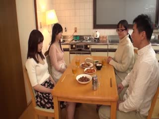 DOCP-141-我试图与妻子的继女和她大胸美女姐妹们一起睡在一张河形床上