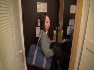 FSKI-001 让我吸吮可爱的业余高中女生的“巨乳”