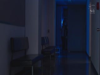 SSNI-734 无法回家的学生和老师越界疯狂的台风夜 Yura Kano