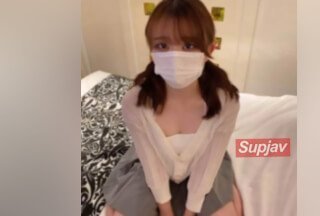 FC2PPV 3093290“#51”身材娇小，皮肤白皙，心地纯洁的女孩。超可爱的呻吟声达到高潮，恩爱的中出♡相亲相爱♡