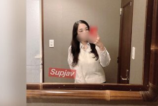 FC2PPV 3573441 ——在学校长大的小姐姐！由于无法忍受这种限制性的生活方式，他做了一件淘气的事……他一生中第一次颜射和第一次中出！