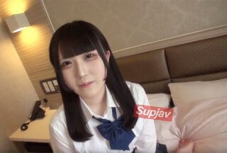 FC2PPV 3621927 ※极度危险的影像※ 【无码】同年级最可爱的女孩享受青春。穿迷你裙制服的变态