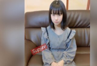 FC2PPV 3314018 [※被学校发现] 我诱骗了在推特上认识的一名十几岁的学生发生性关系，并强迫他射在我体内。从未修剪的阴部流出的大量精液是美丽的。