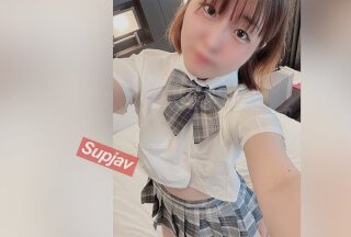 FC2PPV 3188605 [无加分] 拥有颤动乳房、蜜桃臀部和制服性爱的正经优等生