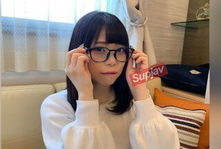 FC2PPV 3189068 相貌平平的大胸眼镜女书店员，穿衣服中出【无码】【周六周日限定1980p‼️】