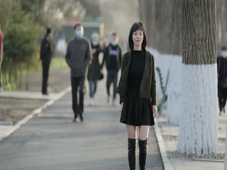 《最新流出☀️国模私拍》中国王牌唯美女体艺术摄影相约中国【短发韵味模特-英丽-裸身与着衣之间的反差对比】8K原档画质-8K
