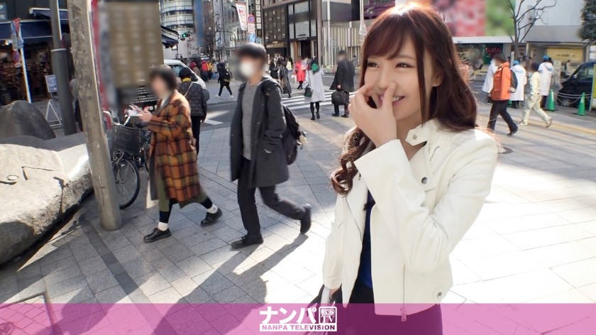 200GANA-2032+ 真的很柔软，第一次拍摄。 +1293+在新宿抓到的H罩杯纤细美腿人妻的真面目其实是……超爱做爱、多次出轨的淫荡婊子哈哈，明明嘴上说着“没时间，现在就回家”，却大胆地潮吹♪被插入时巨乳四处摆动的样子真是诱人♪