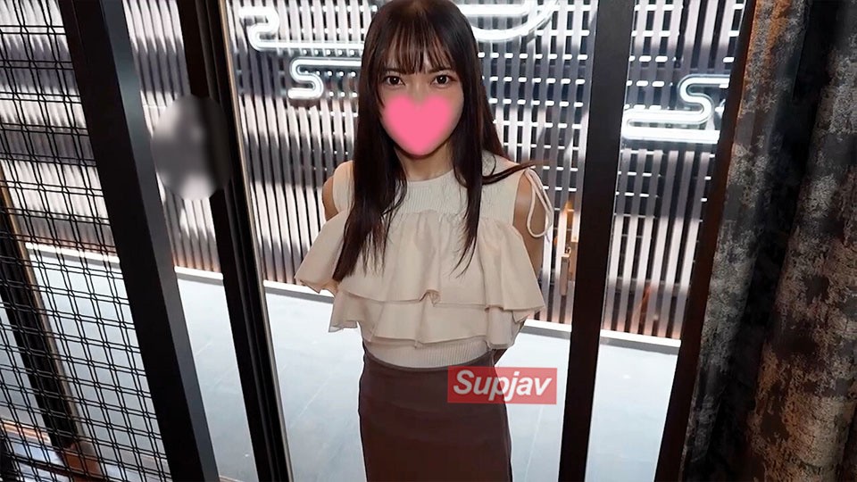 FC2PPV 4740638 【神级腹肌！】田径女大学生的硬汉腹肌和纤细腰肢，被大量中出游戏射满