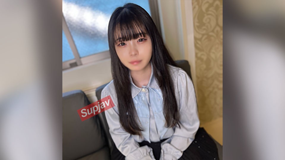 FC2PPV 4745683 [截止9月9日：990pt] 20岁，白皙绝美的裸体服饰店店员。“我最近和男朋友分手了……”她爱液四溢，随着强烈的抽插而疯狂高潮。在她超级敏感、湿润的阴户中中出。