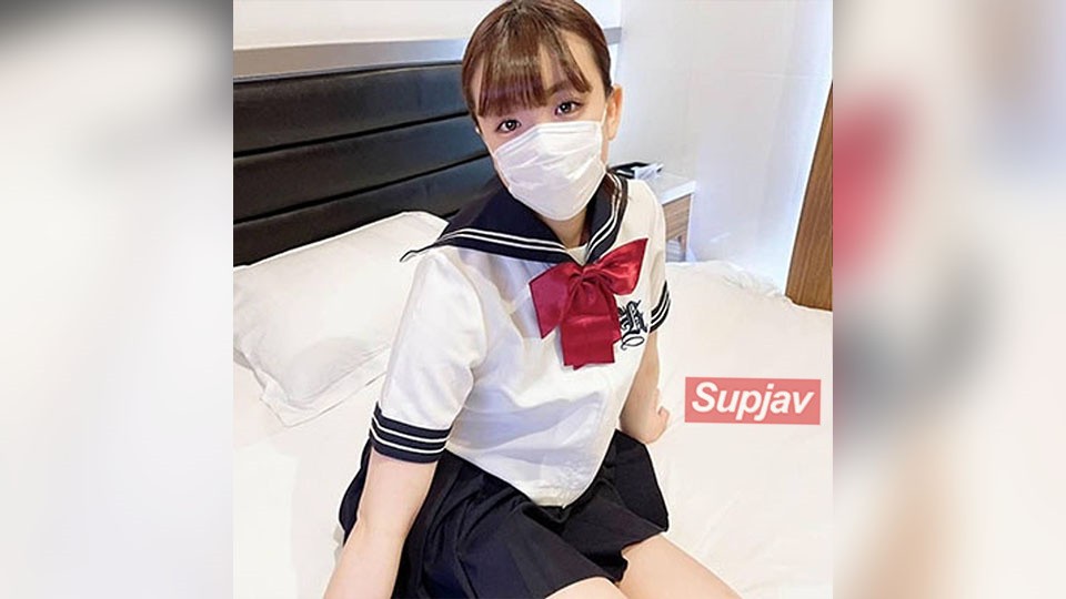 FC2PPV 4607600 到30号为止还有990点！ ！ 【18岁】干净整洁的娃娃脸制服女孩接受焕发活力的按摩，老男人舔她的阴茎，挑逗她射精，用力活塞深入阴道，让她兴奋到极致！
