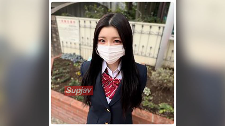 FC2PPV 4652724 [未经审查] 她看起来像个无辜的女孩，但却乞求中出！ ！ 18 岁的 Mikuru 发布的第二部作品，她成熟的 G 罩杯乳房在高潮时摇晃的惊人镜头给我们留下了深刻的印象！ ！大量精华射进美丽的粉红阴户少女体内！ ！