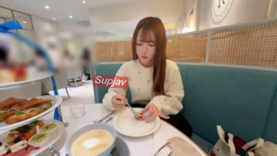 FC2PPV 4638759 *完全出柜[露脸]在歌舞伎町工作的女招待。我不能透露太多有关该视频的信息，但这是一个用隐藏摄像机拍摄的中出视频。