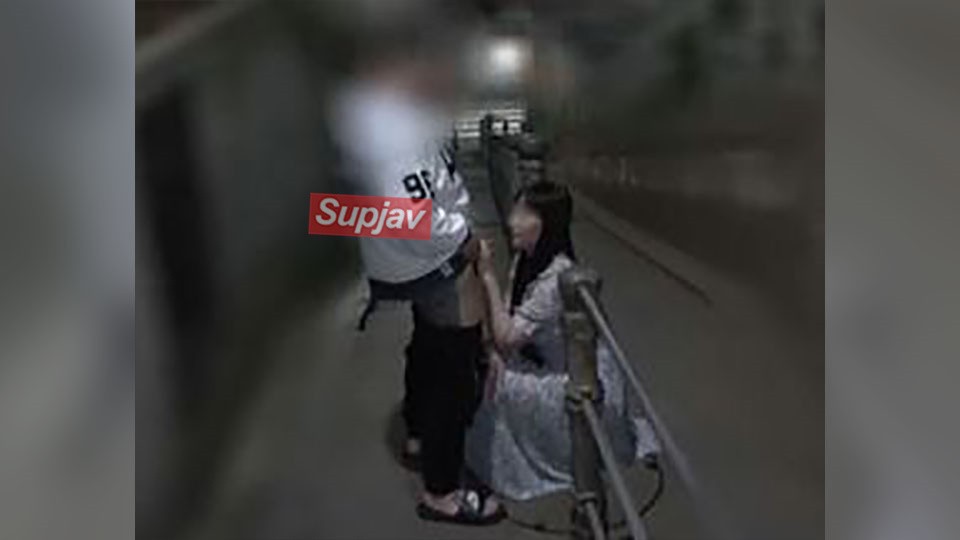 FC2PPV 4673886 *截止到5月6日，首次可享受80%折扣*禁止泄露* [首发] [未经审查] [露出脸部] [3p] 这是在某个SNS上上传后被删除的视频的完整版。