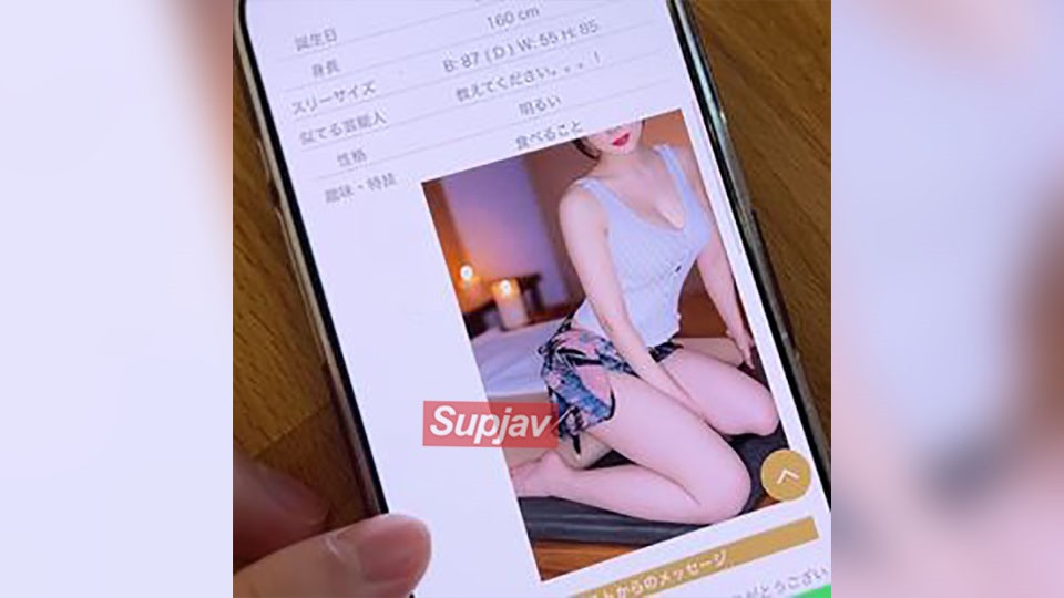 FC2PPV 4668535 【男士美容院】双手女人小心翼翼松开睾丸后的快感射精【CFNM】
