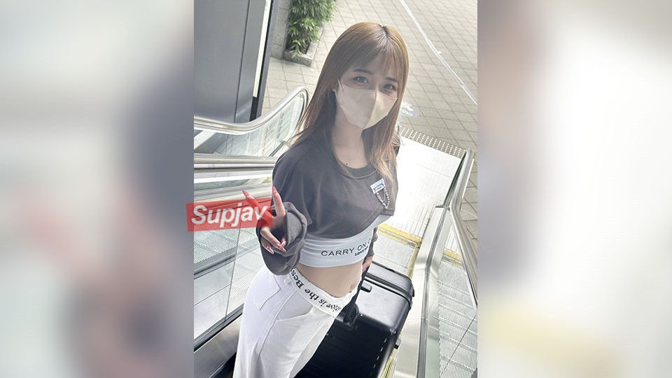 FC2PPV 4693309 【知名杂志模特】「巨乳美女网红」日薪180万日元一次性实拍中出拍摄【共70分钟高质量特辑】