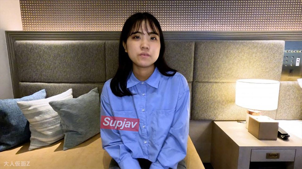 FC2PPV 4692938 葵（19\） 虽然对性一无所知，但是因为真的很需要钱所以出现在了视频中。她第一次口交并在镜头前展示她有着大黑乳晕的裸体。