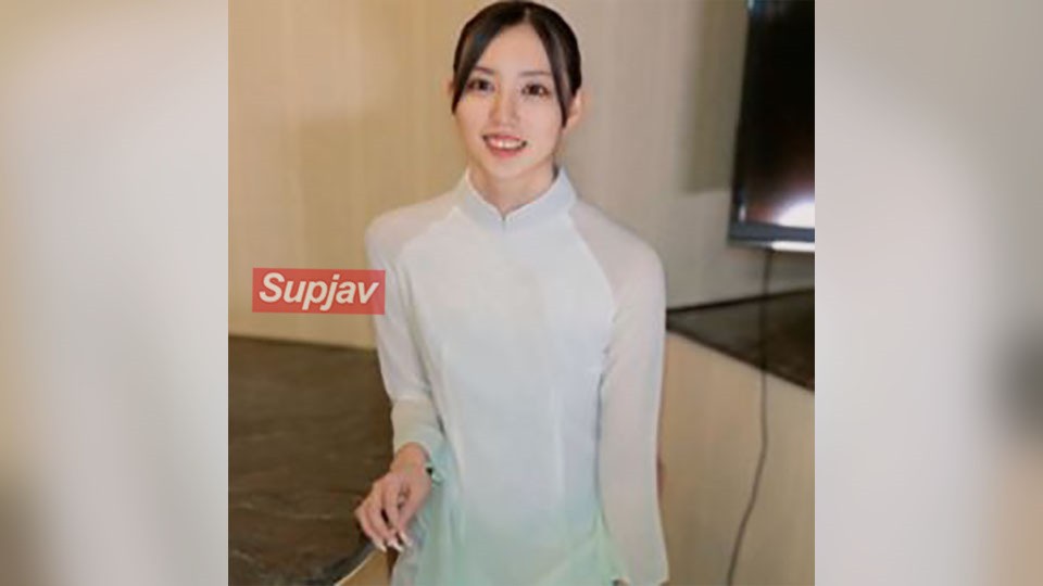 FC2PPV 4721322 [无码] 拥有最强视觉冲击的苗条美女！穿着紧身阿佐扎伊服装，美貌爆棚。吞咽、大量颜射、三次中出。*附赠高清画质