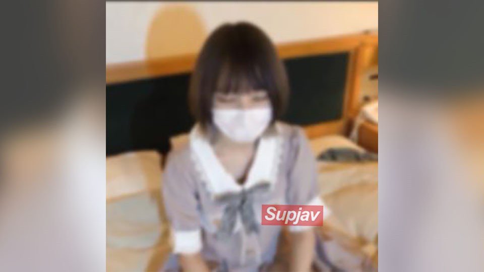FC2PPV 4722992 *仅限18号前首次可享78%折扣* 【素人个人拍摄】【无码】【3p】舔阴/玩具游戏/裸露/连续中出/身心纤细的18岁少女沦为变态的猎物！！
